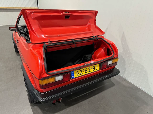 Zeer unieke volkswagen golf mk 1 cabrio bieber 1.6 s gz-62-bj - afbeelding 13 van  22