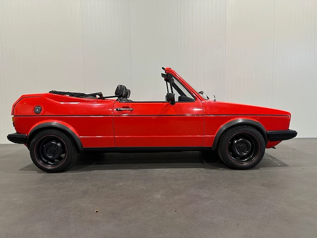 Zeer unieke volkswagen golf mk 1 cabrio bieber 1.6 s gz-62-bj - afbeelding 19 van  22