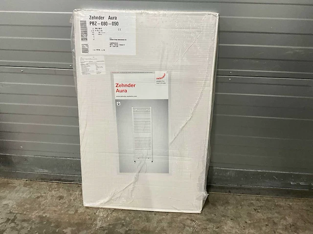 Zehnder aura handdoekradiator 375w (8x) - afbeelding 1 van  5