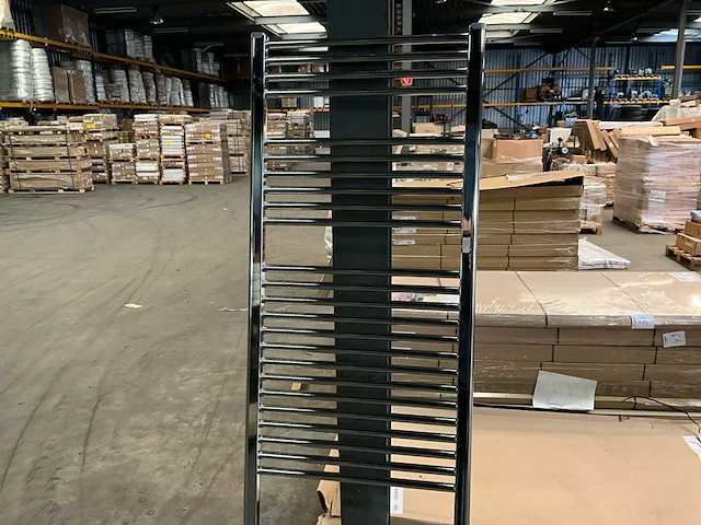Zehnder aura pbcz-180-060 designradiator (10x) - afbeelding 2 van  5