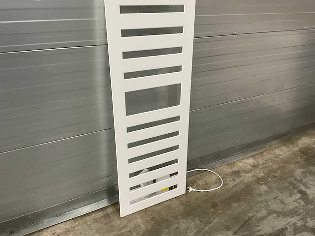 Zehnder metropolitan spa handdoekradiator - afbeelding 9 van  13