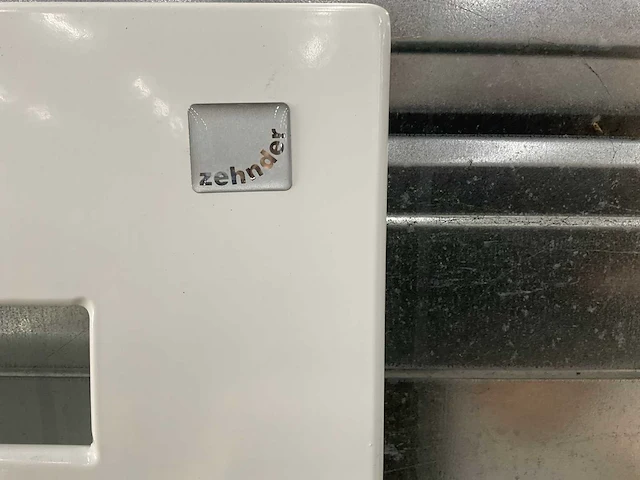 Zehnder metropolitan spa handdoekradiator - afbeelding 10 van  13