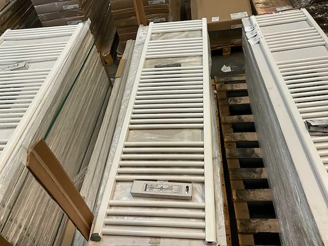 Zehnder pb-180-050 designradiator (2x) - afbeelding 1 van  5