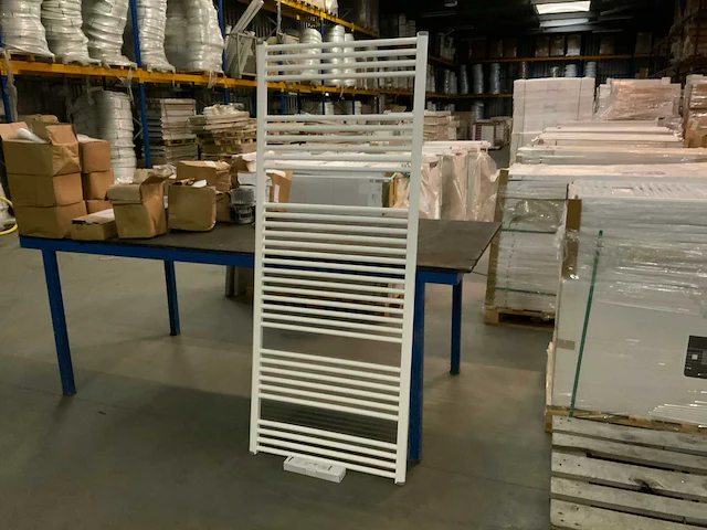 Zehnder pb-180-060 designradiator (5x) - afbeelding 1 van  3