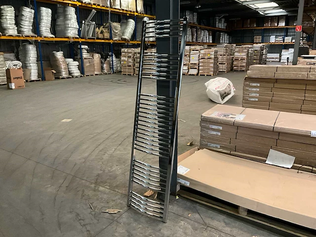 Zehnder pbtcn-180-050 designradiator (4x) - afbeelding 1 van  6