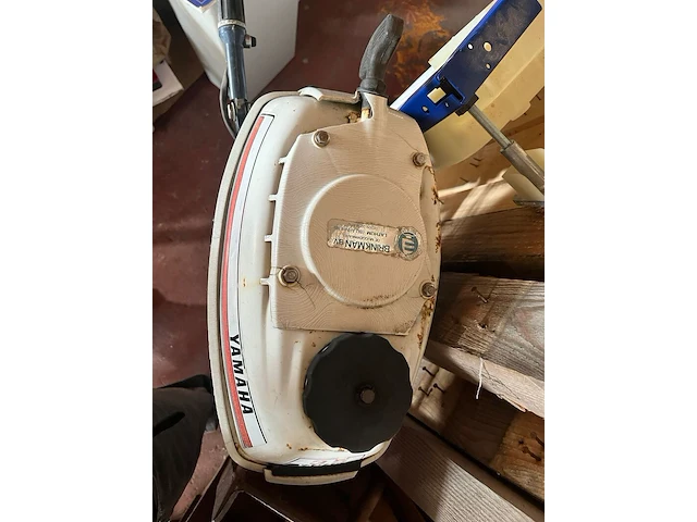 Zeilboot met gegalvaniseerde trailer en aanhangmotor, frankrijk, open zeilboot, oranje - afbeelding 3 van  23