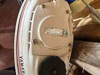 Zeilboot met gegalvaniseerde trailer en aanhangmotor, frankrijk, open zeilboot, oranje - afbeelding 3 van  23