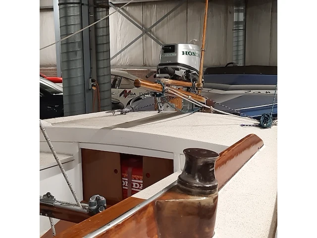 Zeilboot op trailer met honda 8 pk buitenboordmotor - afbeelding 8 van  35