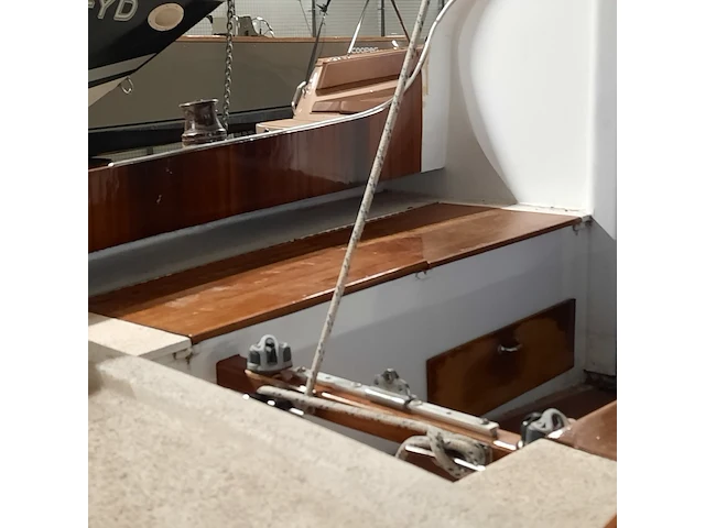 Zeilboot op trailer met honda 8 pk buitenboordmotor - afbeelding 13 van  35