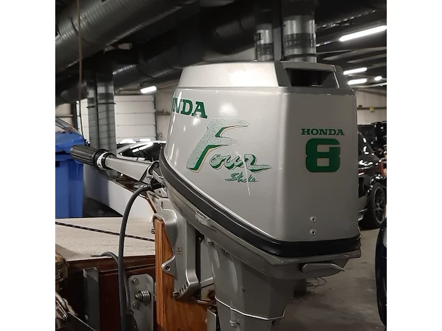 Zeilboot op trailer met honda 8 pk buitenboordmotor - afbeelding 16 van  35