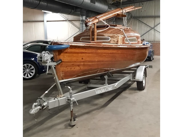 Zeilboot op trailer met honda 8 pk buitenboordmotor - afbeelding 12 van  35