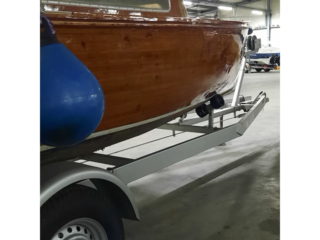 Zeilboot op trailer met honda 8 pk buitenboordmotor - afbeelding 25 van  35