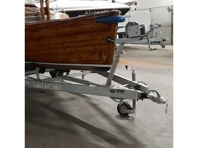 Zeilboot op trailer met honda 8 pk buitenboordmotor - afbeelding 26 van  35