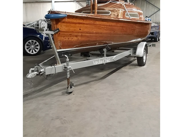 Zeilboot op trailer met honda 8 pk buitenboordmotor - afbeelding 29 van  35