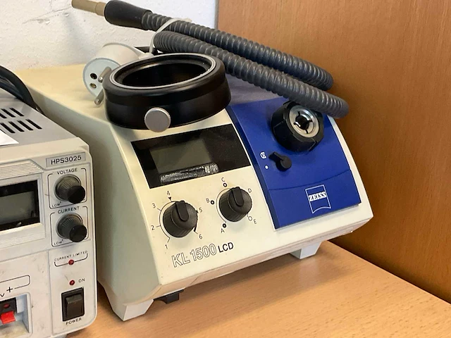 Zeiss kl 1500 lcd lichtbron - afbeelding 3 van  4