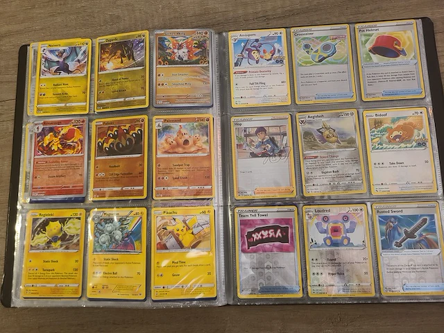 Zeldzame pokémon kaarten in map, deckbox (gevuld) xl kaarten, promo kaarten en meer - afbeelding 13 van  26