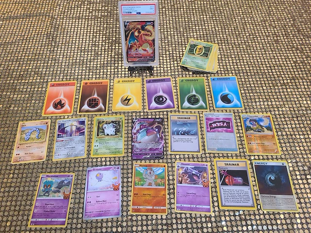 Zeldzame pokémon kavel met gewaardeerde charizard v (psa 9 – 2022 brilliant stars #017/172) + oude kaarten en meer - afbeelding 1 van  10