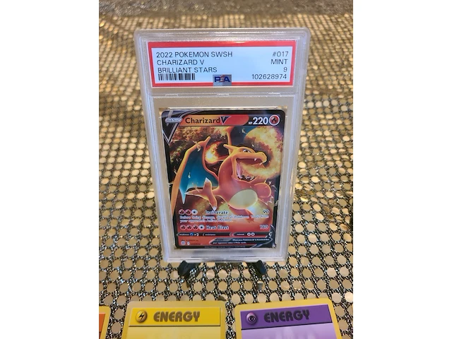 Zeldzame pokémon kavel met gewaardeerde charizard v (psa 9 – 2022 brilliant stars #017/172) + oude kaarten en meer - afbeelding 3 van  10