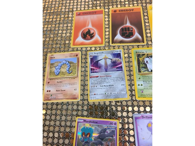 Zeldzame pokémon kavel met gewaardeerde charizard v (psa 9 – 2022 brilliant stars #017/172) + oude kaarten en meer - afbeelding 4 van  10