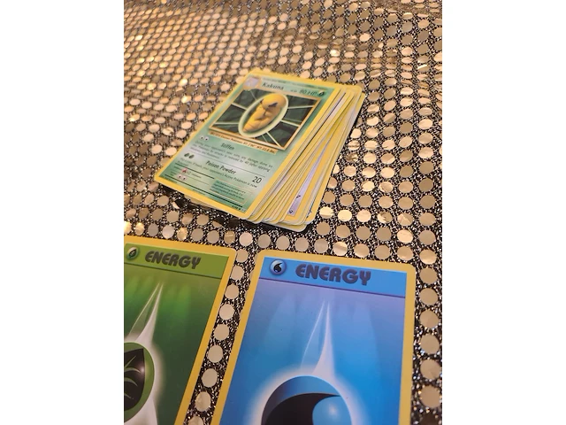 Zeldzame pokémon kavel met gewaardeerde charizard v (psa 9 – 2022 brilliant stars #017/172) + oude kaarten en meer - afbeelding 7 van  10