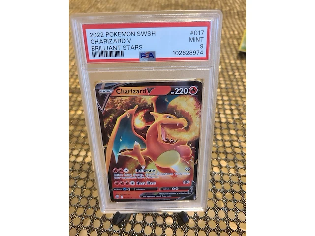 Zeldzame pokémon kavel met gewaardeerde charizard v (psa 9 – 2022 brilliant stars #017/172) + oude kaarten en meer - afbeelding 9 van  10