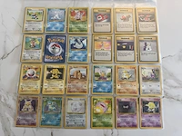 Zeldzame verzameling vintage pokemon kaarten met o.a. 1999 holo charizard - afbeelding 2 van  8