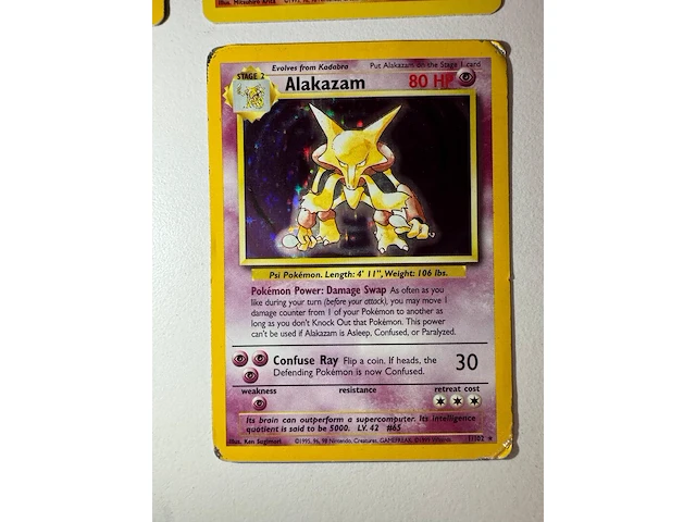 Zeldzame verzameling vintage pokemon kaarten met o.a. 1999 holo charizard - afbeelding 6 van  8