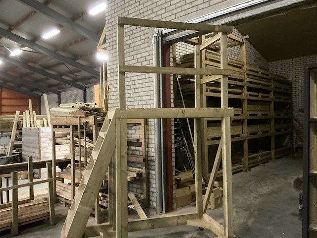 Zelfbouw houten rijdende trap - afbeelding 2 van  5