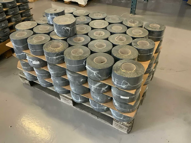 Zelfklevend epdm folie rol 10mm x 10 meter (120x) - afbeelding 3 van  6