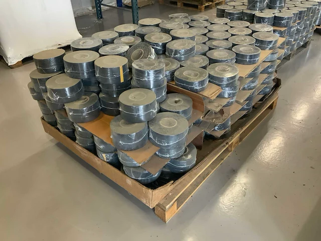 Zelfklevend epdm rol 10 meter 70 en 90mm (260x) - afbeelding 5 van  7