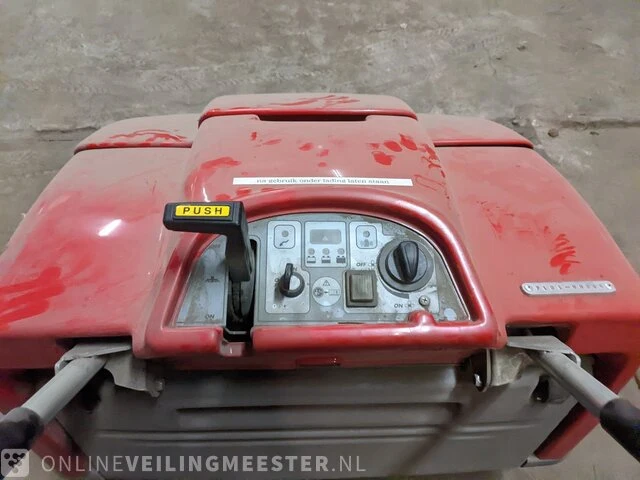 Zelfrijdende veegmachine teknova, trail 720et, bouwjaar 2004 - afbeelding 7 van  11