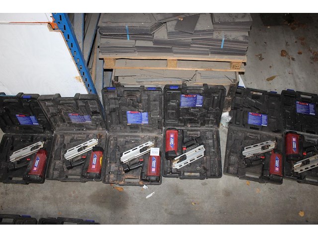 Zes accutackers body's powers trak-it w3 34cdh in koffer. - afbeelding 1 van  4