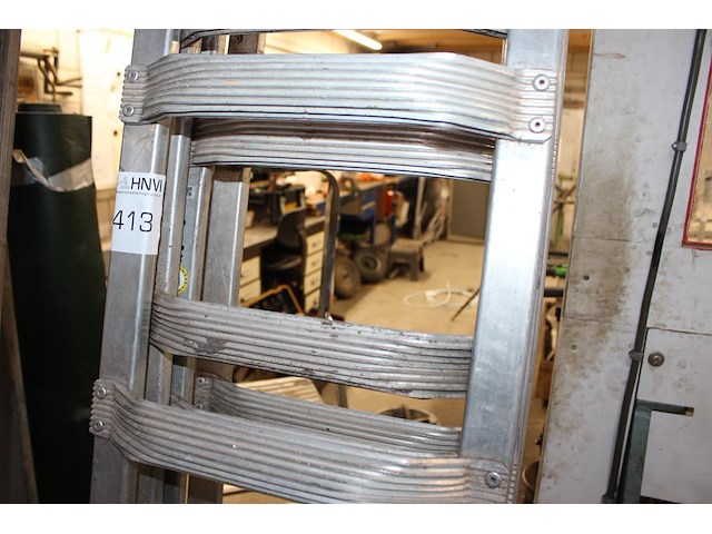 Zes aluminium dakladders in 4 lengtes w.o. 4 meter. - afbeelding 2 van  4