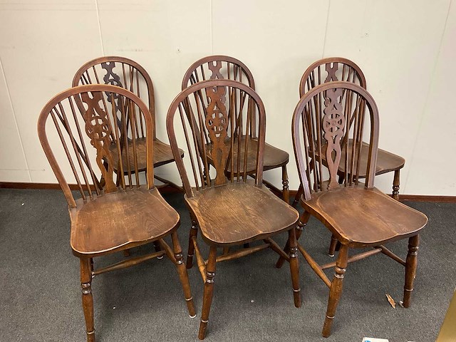 Zes antieke boerderijstoelen, engels - afbeelding 1 van  4