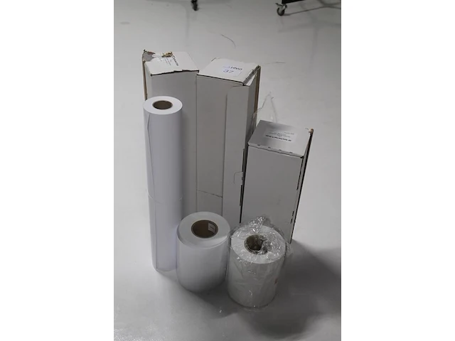 Zes (deels aangebroken) rollen fotopapier rocket pe250 satin in diverse maten en uitvoeringen. - afbeelding 3 van  4