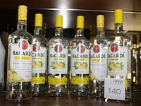 Zes flessen bacardi lemon. - afbeelding 1 van  2