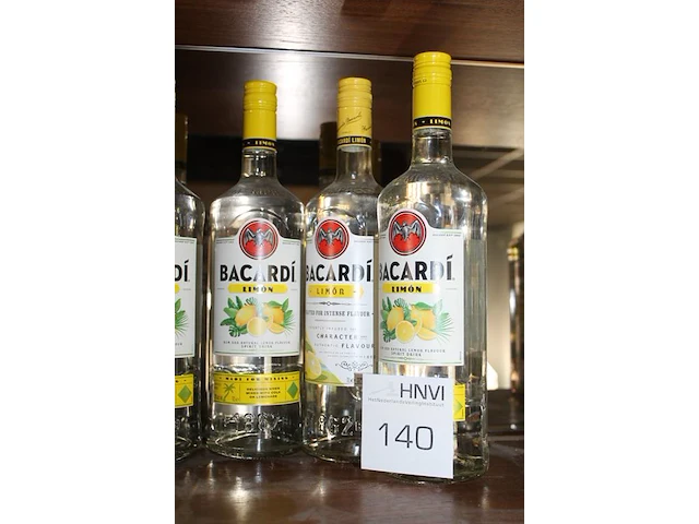 Zes flessen bacardi lemon. - afbeelding 2 van  2