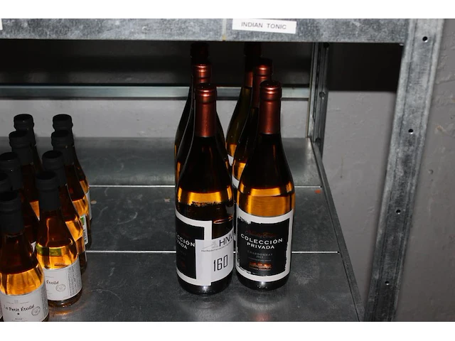 Zes flessen chardonnay navarro correas. - afbeelding 1 van  2