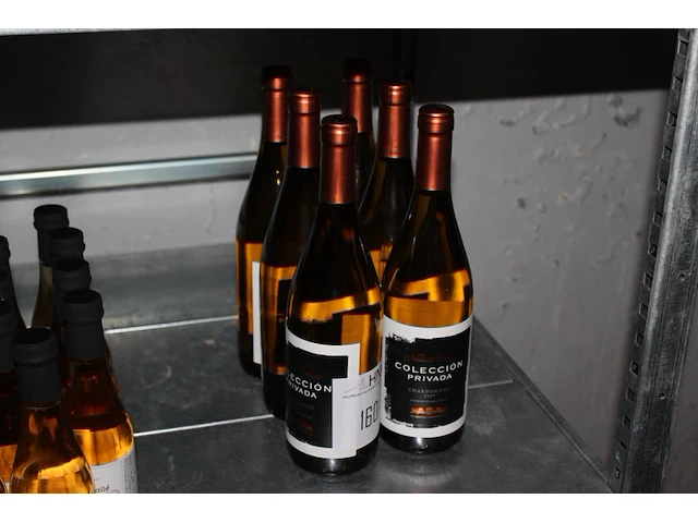 Zes flessen chardonnay navarro correas. - afbeelding 2 van  2