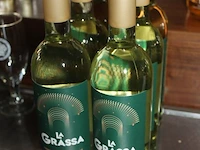 Zes flessen witte wijn chardonnay. - afbeelding 2 van  2