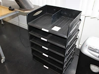Zes grote stapelbare sorteerbakken. - afbeelding 2 van  2
