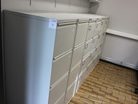 Zes hangmappenkasten. afmeting 47 x 62 x 133 cm.