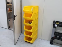 Zes kunststof stapelbakken ekwo met afmeting 36 x 60 x 24 cm. - afbeelding 1 van  2