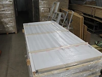 Zes linksdraaiende nieuwe binnendeuren 93 x 231.5 x 4 cm met kozijn. - afbeelding 2 van  3