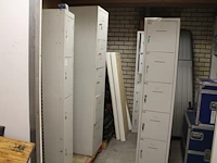 Zes lockerkasten met beschadigingen - afbeelding 1 van  3