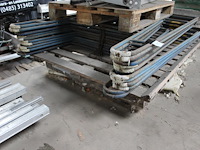 Zes metalen schragen 175 cm hoog. - afbeelding 2 van  2