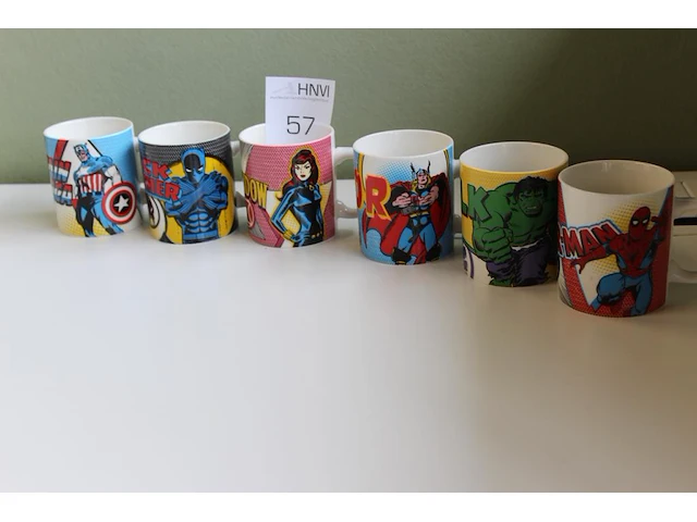 Zes mokken met superhelden. - afbeelding 1 van  1