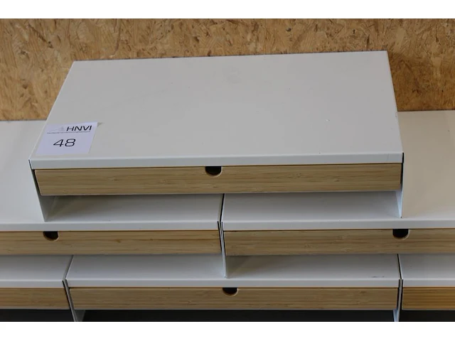 Zes monitorsteunen met lade ikea. - afbeelding 2 van  2