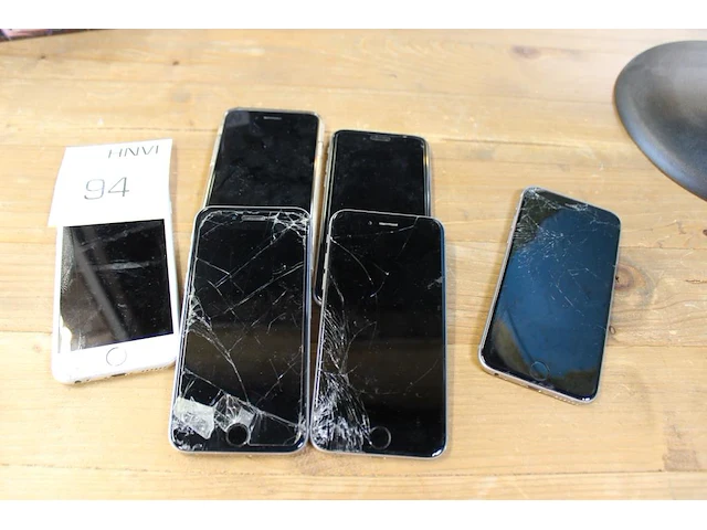 Zes onderdelen telefoons apple. - afbeelding 2 van  2