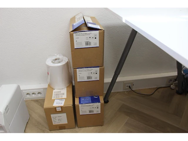 Zes rollen fotopapier (luster afwerking) epson formaat 203mm breed en 65 meter lang. - afbeelding 1 van  3